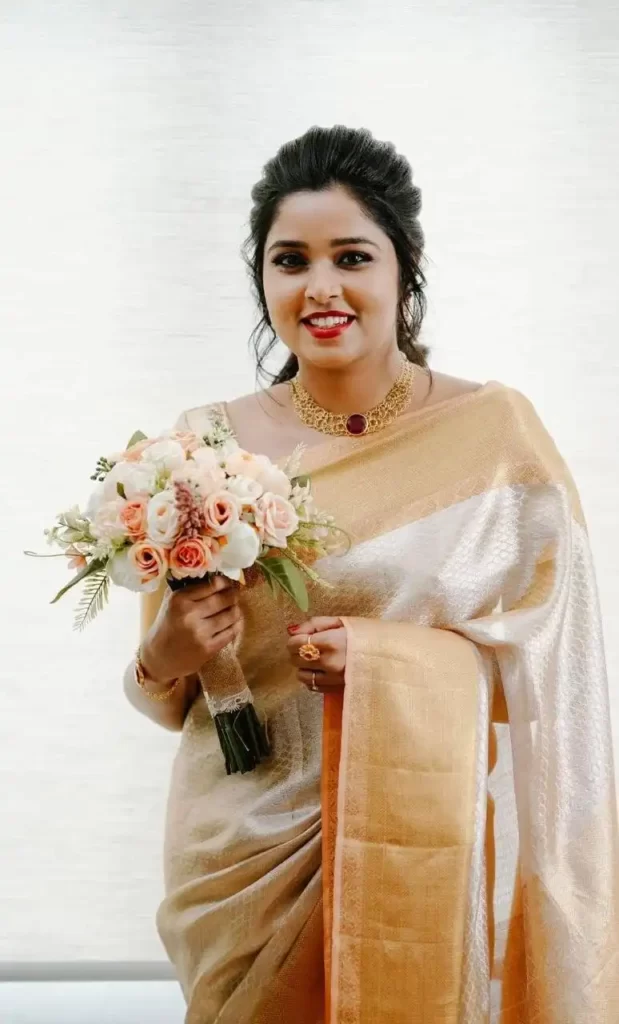 Akhilam Handloom Sarees : Buy Akhilam Women Silk Blend Peach Woven Design  Handloom Saree with Blouse Piece Online | Nykaa Fashion